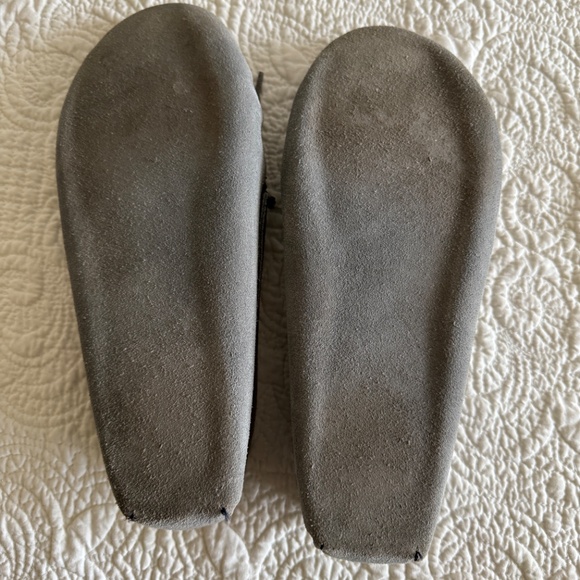 Minnetonka Moccasins, Gray Suede, Size 8 - Picture 4 of 4